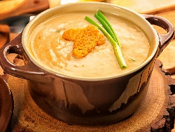 Лучена крем супа с крем сирене и прясно мляко - снимка на рецептата